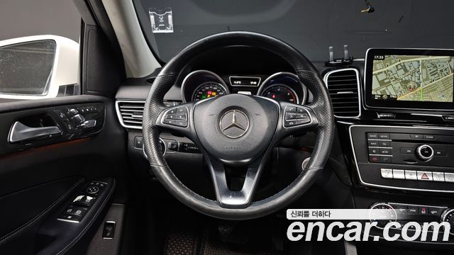 Mercedes-Benz GLE-Class GLE250 d 4MATIC 2016 thumbnail 13