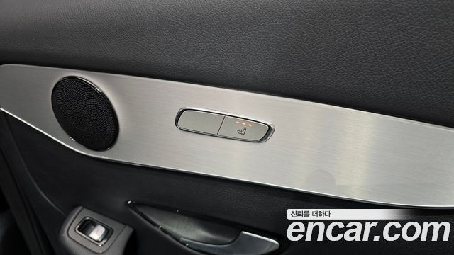 Mercedes-Benz GLC-Class GLC220 d 4MATIC 2018 thumbnail 19