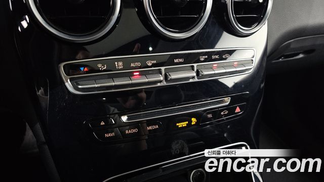 Mercedes-Benz GLC-Class GLC220 d 4MATIC 2018 thumbnail 18