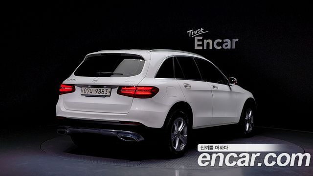 Mercedes-Benz GLC-Class GLC220 d 4MATIC 2017 thumbnail 2