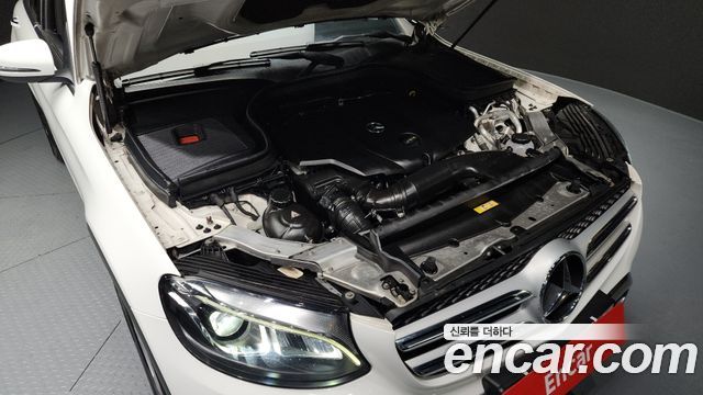 Mercedes-Benz GLC-Class GLC220 d 4MATIC 2017 thumbnail 5