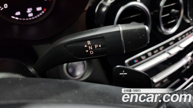 Mercedes-Benz GLC-Class GLC220 d 4MATIC 2017 thumbnail 9