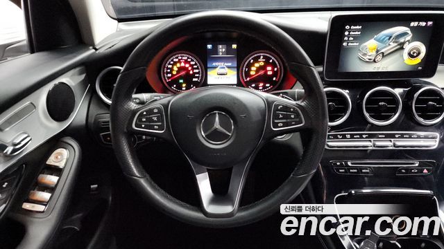 Mercedes-Benz GLC-Class GLC220 d 4MATIC 2017 thumbnail 13
