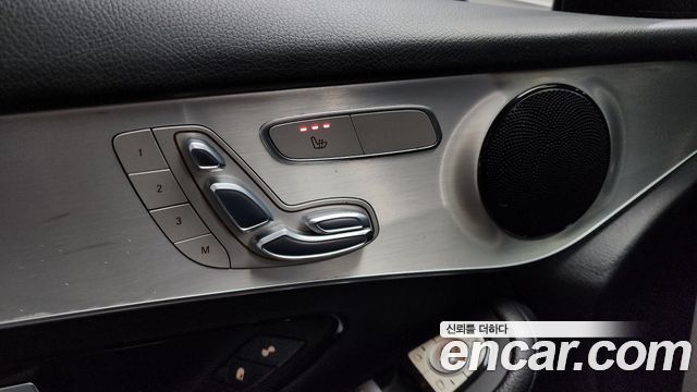 Mercedes-Benz GLC-Class GLC220 d 4MATIC 2017 thumbnail 18