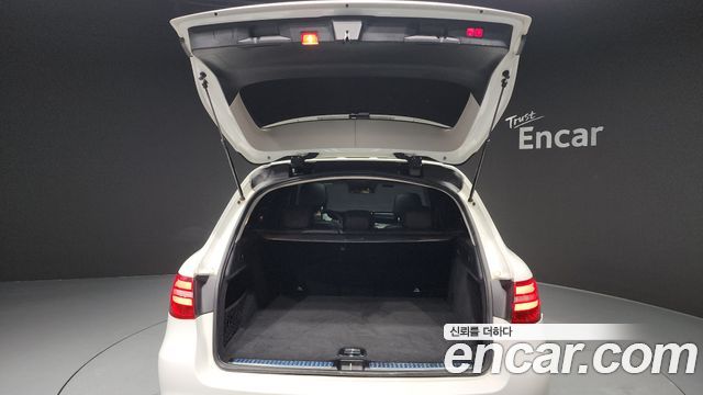 Mercedes-Benz GLC-Class GLC220 d 4MATIC 2017 thumbnail 20