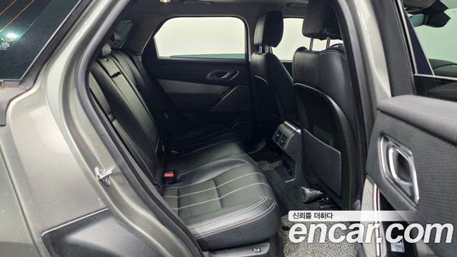 Land Rover Range Rover Velar 2.0 D240 SE 2018 thumbnail 12