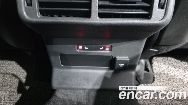 Land Rover Range Rover Velar 2.0 D240 SE 2018 thumbnail 19