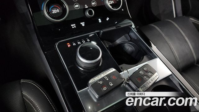 Land Rover Range Rover Velar 3.0 D300 R-다이나믹 SE 2018 thumbnail 9
