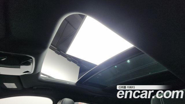 Land Rover Range Rover Velar 3.0 D300 R-다이나믹 SE 2018 thumbnail 18