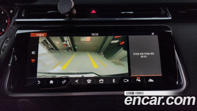 Land Rover Range Rover Velar 3.0 D300 R-다이나믹 SE 2018 thumbnail 16