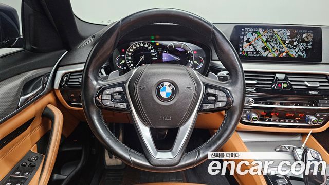 BMW 5-Series 520d M 스포츠 스페셜 에디션 2018 thumbnail 13