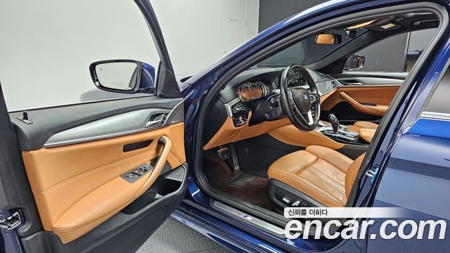 BMW 5-Series 520d M 스포츠 스페셜 에디션 2018 thumbnail 11