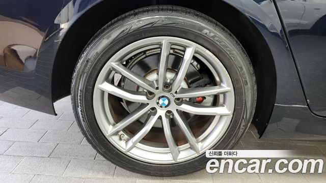 BMW 5-Series 520d M 스포츠 스페셜 에디션 2018 thumbnail 5