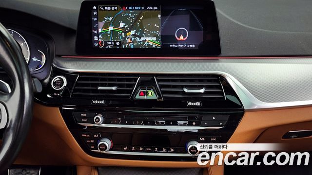BMW 5-Series 520d M 스포츠 스페셜 에디션 2018 thumbnail 14