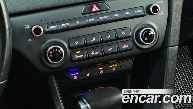 Kia Sportage 디젤 2.0 2WD 프레스티지 2018 thumbnail 18