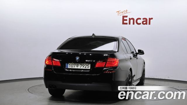 BMW 5-Series 520d M  2013 thumbnail 4