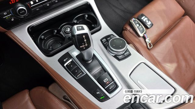 BMW 5-Series 520d M  2013 thumbnail 9