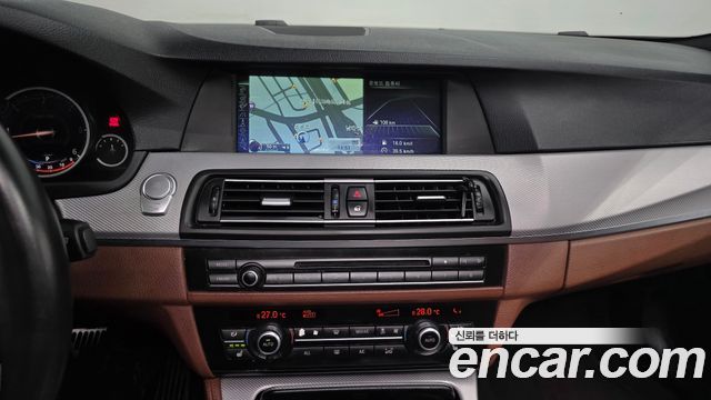 BMW 5-Series 520d M  2013 thumbnail 14