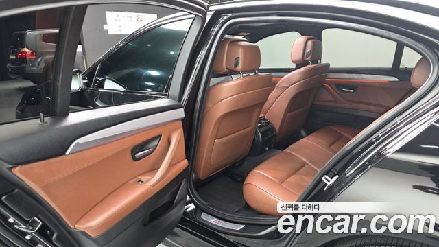 BMW 5-Series 520d M  2013 thumbnail 12