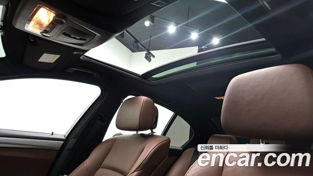 BMW 5-Series 520d M  2013 thumbnail 19