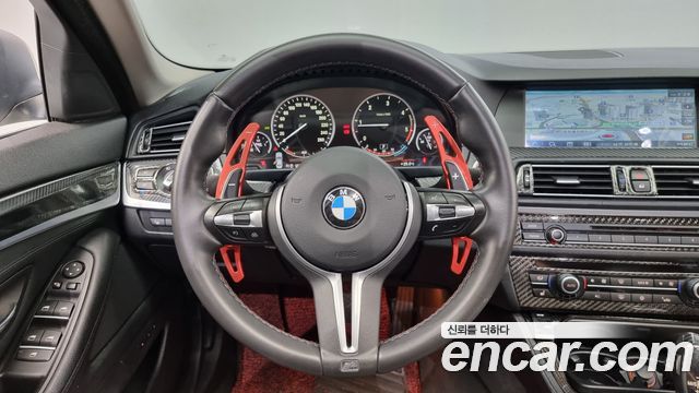 BMW 5-Series 520d 2011 thumbnail 13