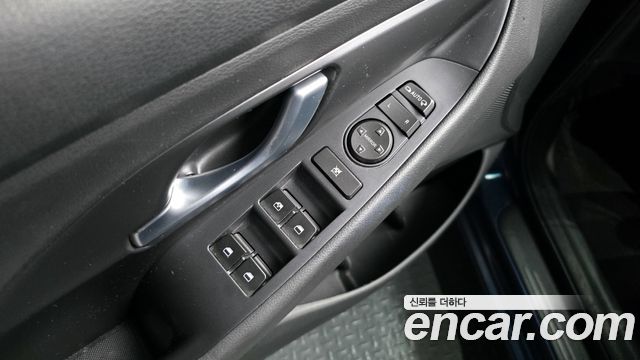 Hyundai i30 디젤 1.6 2017 thumbnail 18