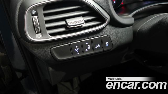 Hyundai i30 디젤 1.6 2017 thumbnail 16