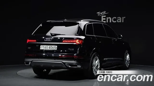 Audi Q7 45 TDI  2020 thumbnail 4