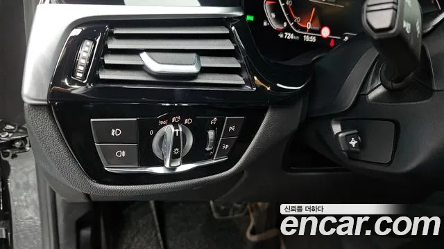 BMW 5-Series 520i M Sport 2020 thumbnail 5