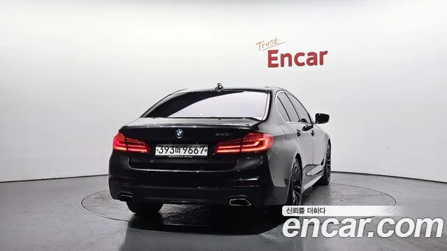 BMW 5-Series 520i M Sport 2020 thumbnail 3