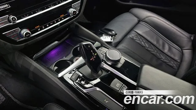 BMW 5-Series 520i M Sport 2020 thumbnail 13