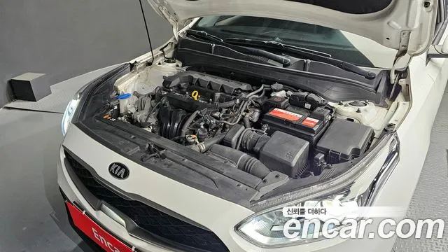 Kia K3 Luxury 2019 thumbnail 3