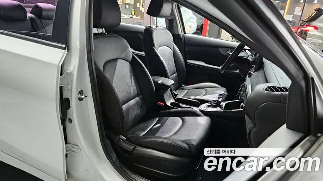 Kia K3 Luxury 2019 thumbnail 16