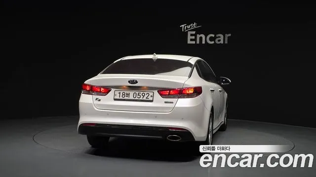 Kia K5 1.7 2nd Gen MX 2016 - Image 1