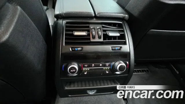 BMW 5-Series 528i Luxury Plus 2016 thumbnail 14