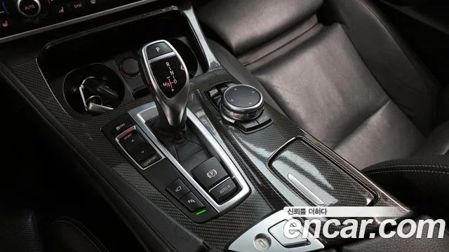 BMW 5-Series 528i Luxury Plus 2016 thumbnail 12