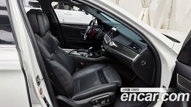 BMW 5-Series 528i Luxury Plus 2016 thumbnail 11