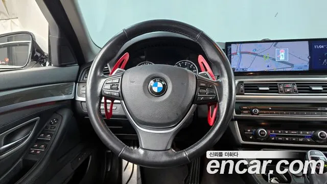 BMW 5-Series 528i Luxury Plus 2016 thumbnail 9
