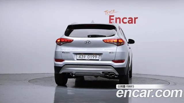 Hyundai Tucson 디젤 2.0 2WD 2017 thumbnail 4