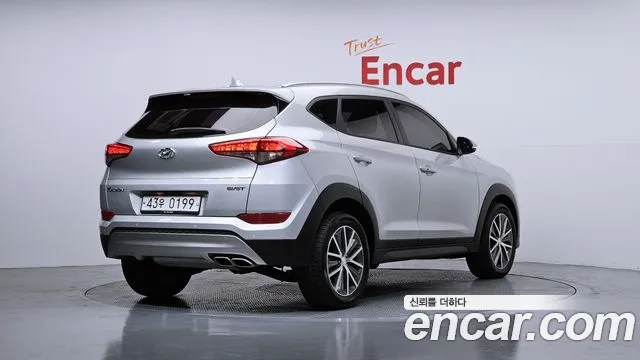 Hyundai Tucson 디젤 2.0 2WD 2017 thumbnail 3