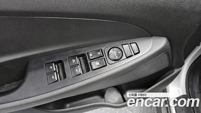 Hyundai Tucson 디젤 2.0 2WD 2017 thumbnail 8