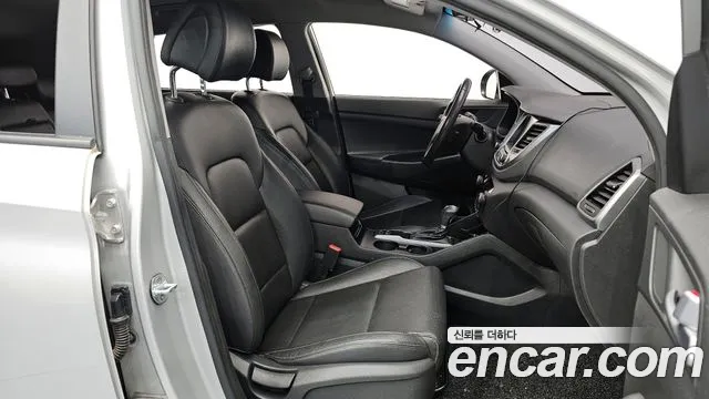 Hyundai Tucson 디젤 2.0 2WD 2017 thumbnail 16