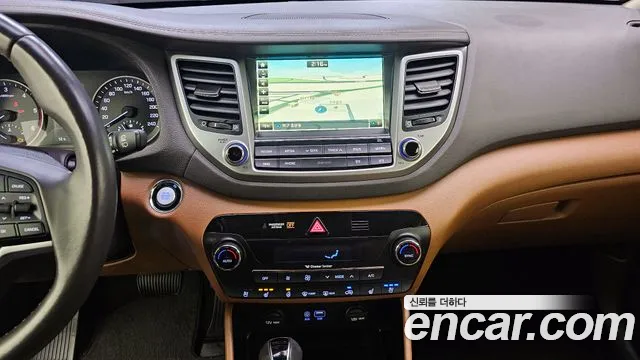 Hyundai Tucson 2.0 4WD 2017 thumbnail 12