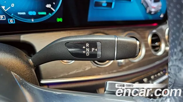 Mercedes-Benz E-Class E350 4MATIC AMG Line 2021 thumbnail 12