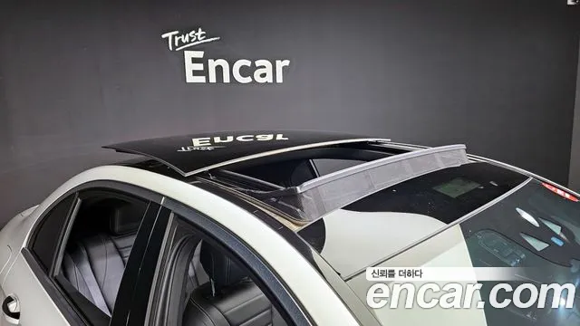 Mercedes-Benz E-Class E350 4MATIC AMG Line 2021 thumbnail 11
