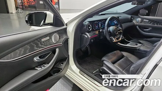 Mercedes-Benz E-Class E350 4MATIC AMG Line 2021 thumbnail 18