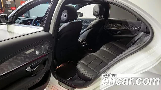 Mercedes-Benz E-Class E350 4MATIC AMG Line 2021 thumbnail 17