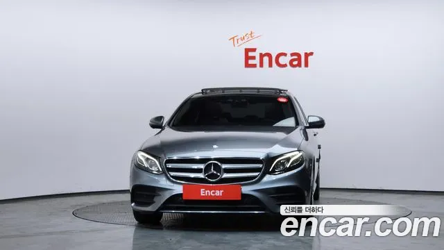 Mercedes-Benz E-Class E300 AMG Line 2017 thumbnail 2