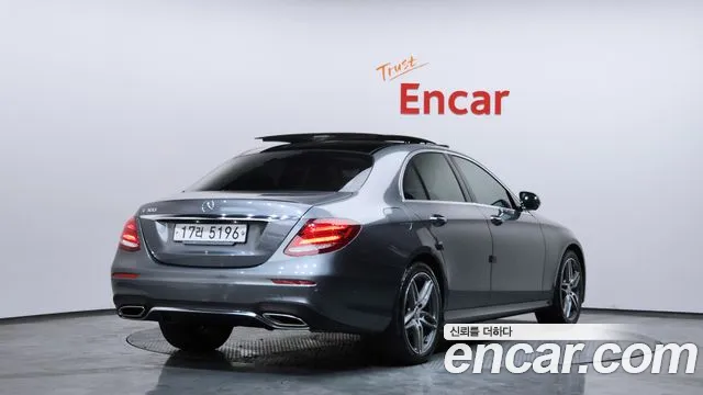 Mercedes-Benz E-Class E300 AMG Line 2017 thumbnail 3