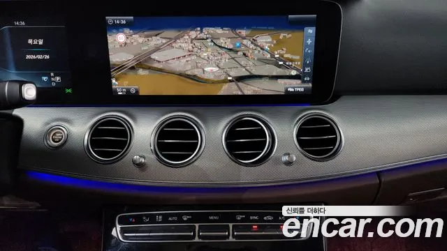 Mercedes-Benz E-Class E300 AMG Line 2017 thumbnail 9